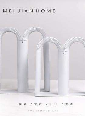现代简约白金属拱门M形花插艺术花瓶摆件样板房售楼处客厅饰品