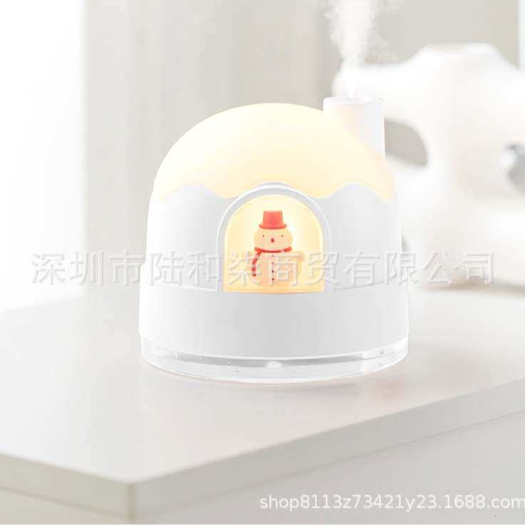 新款雪屋夜灯加湿器 usb静音卧室可爱桌面空气迷你补水家用加湿器