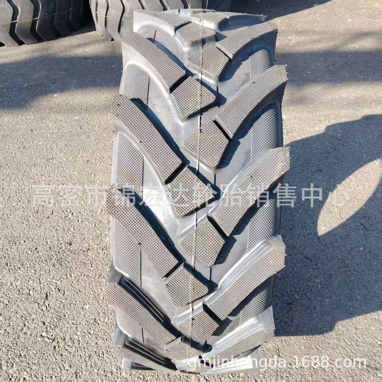 安耐驰人字装载机轮胎20.5/70-16工程机械轮胎