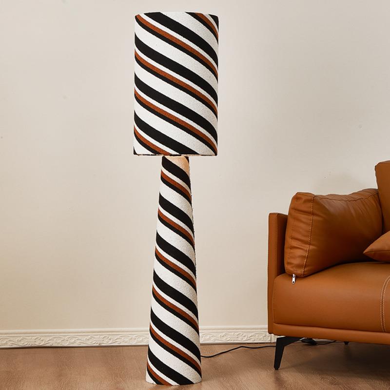 法式中古风落地灯客厅沙发边卧室书房民宿设计师别墅复古高端布艺