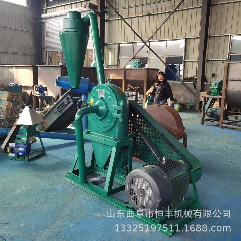 600自吸式稻壳豆粕粮食粉碎机干桑叶树叶中药草磨粉机尿素打粉机