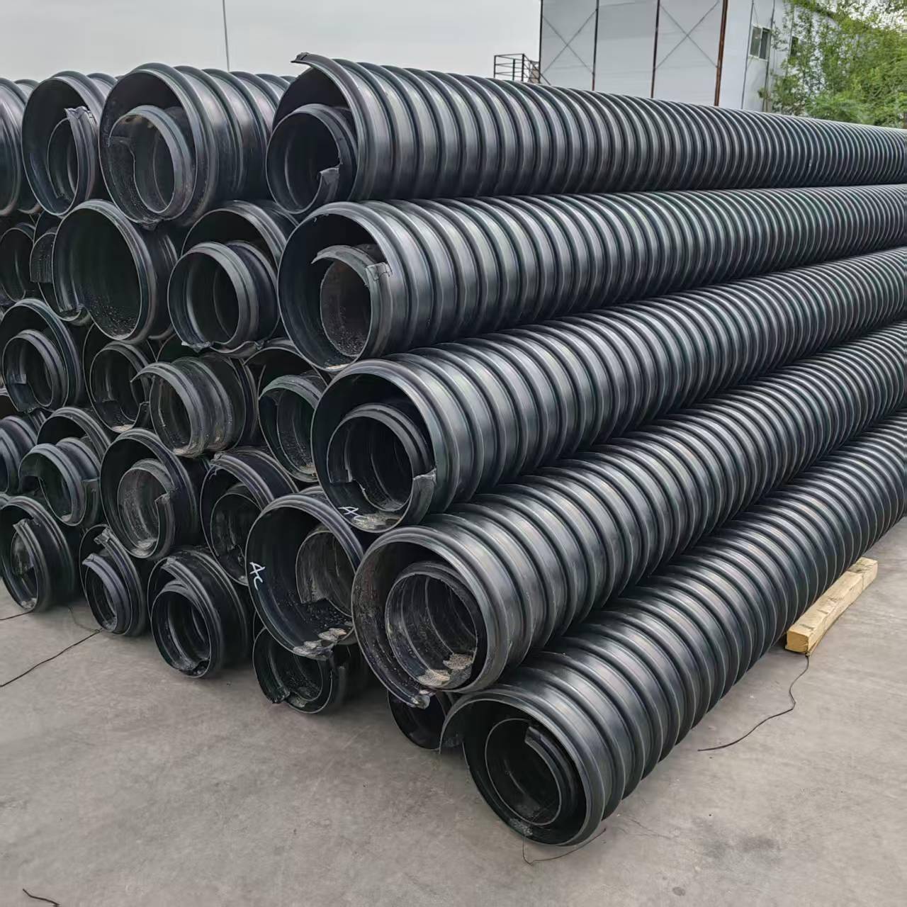 HDPE钢带增强聚乙烯螺旋波纹管DN500SN12.5工程排水管生产厂家