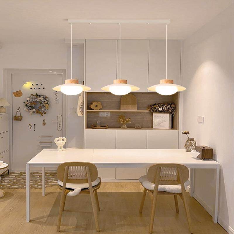 餐厅吊灯原木奶油风中古三头饭厅吧台2024年新款现代简约中山灯具