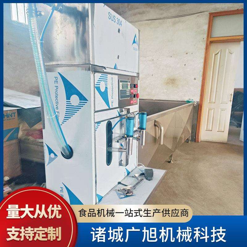 诸城半自动液体灌装机 洗洁精 洗手液消毒水双头称重式灌桶机