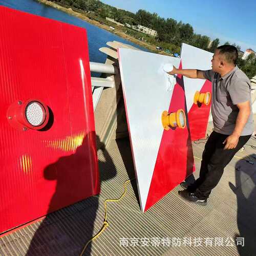 LED桥涵桥柱灯大桥防撞灯太阳能供电 监控河道标牌限高航标灯