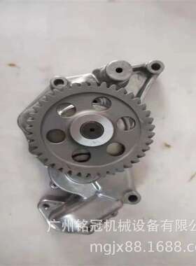 加藤HD820R HD820V 三一SY245 SY265 4M50发动机机油泵挖掘机配件