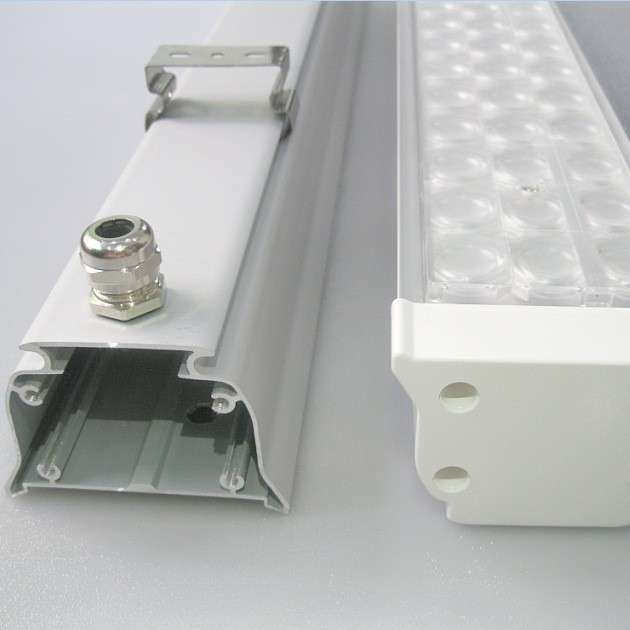 深圳灯具厂家直销LED线条灯外壳、40W led带透镜条形灯套件90°