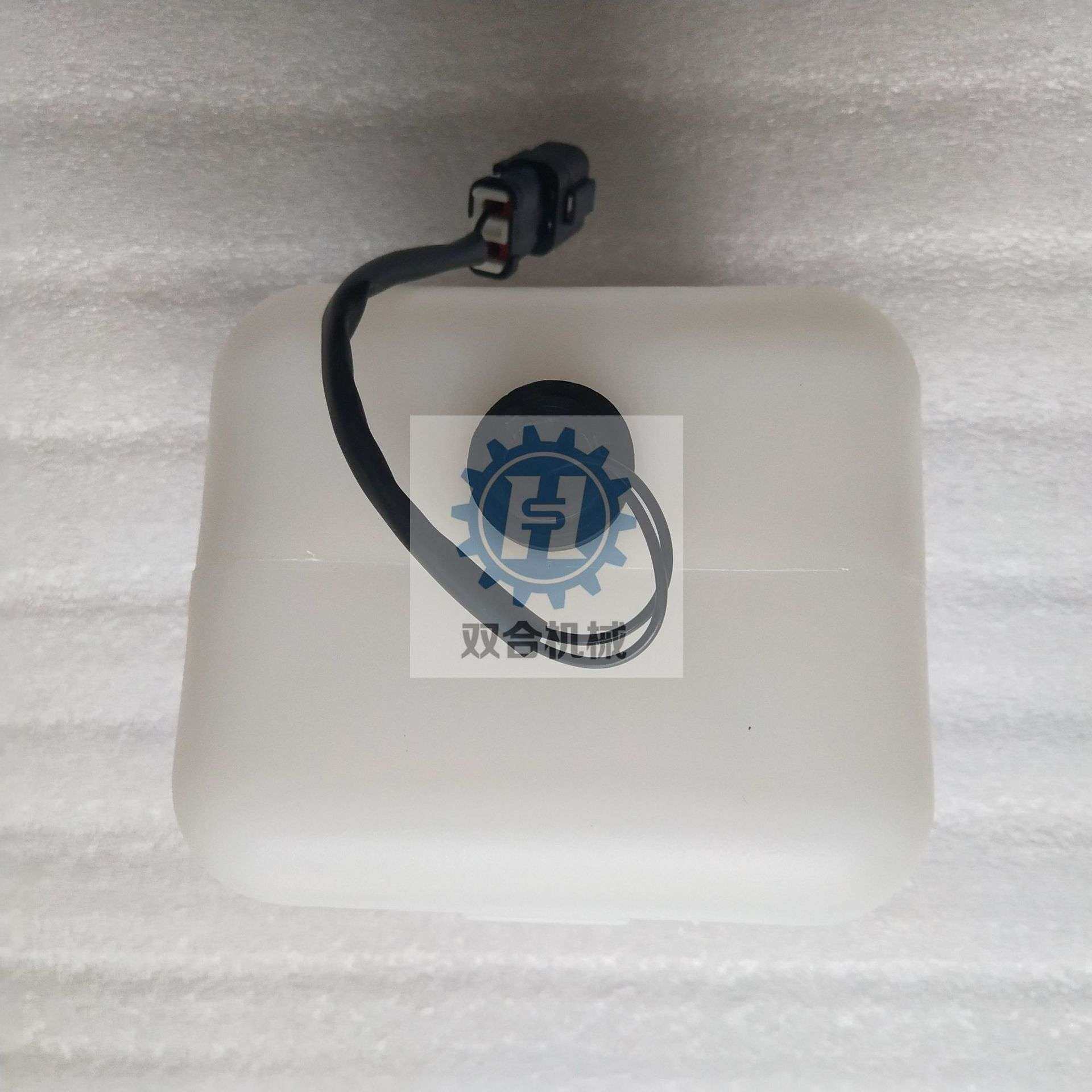 PC200-8 PC200-7挖掘机副水箱 20Y-06-15240 20Y0615240