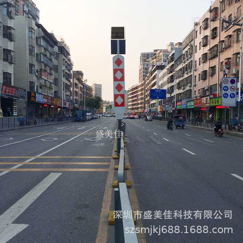 LED太阳能道口标太阳能警示柱太阳能警示牌太阳能警示桩警示灯