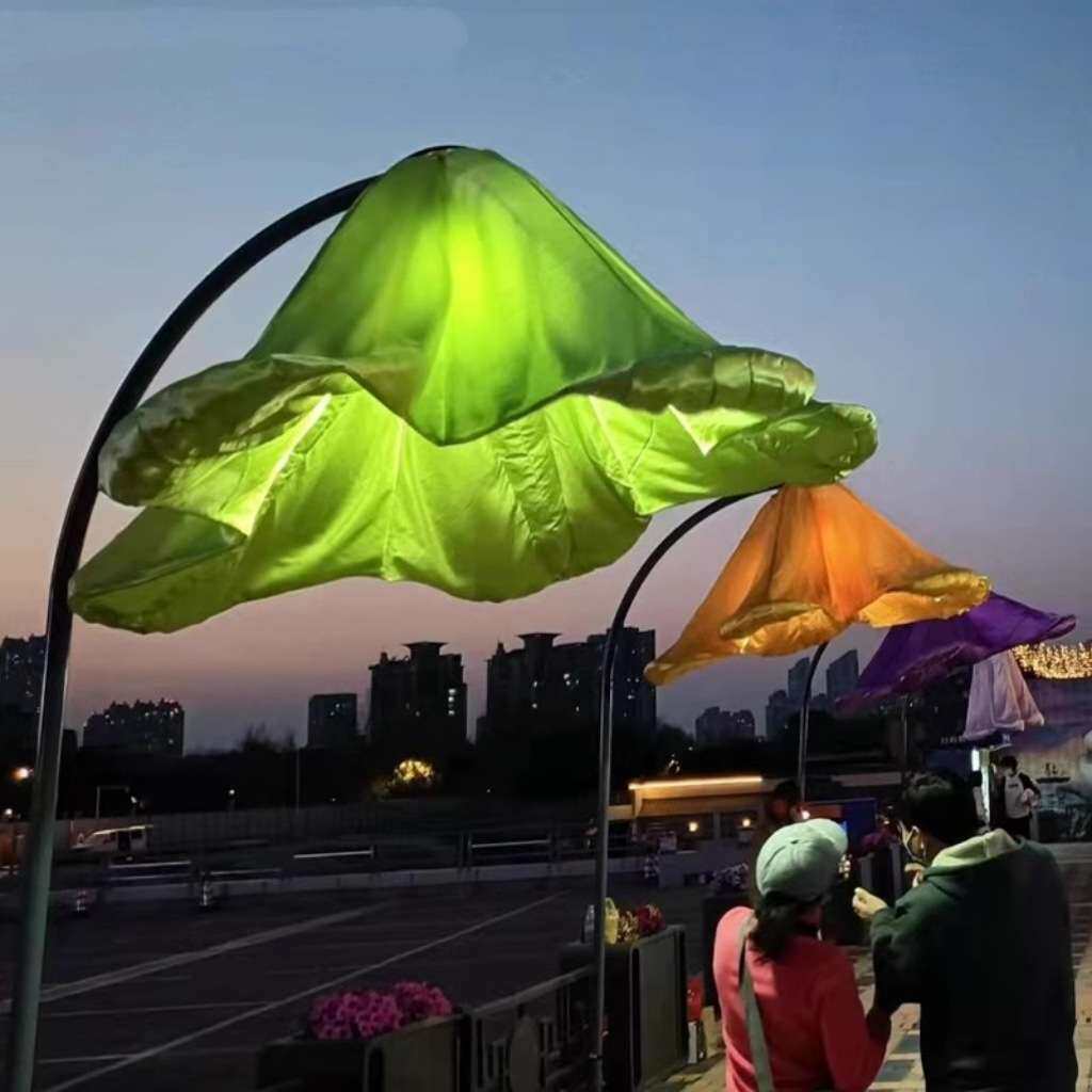 网红大型感应开花路灯玫瑰花牵牛花自动开合美陈气模花灯互动装置