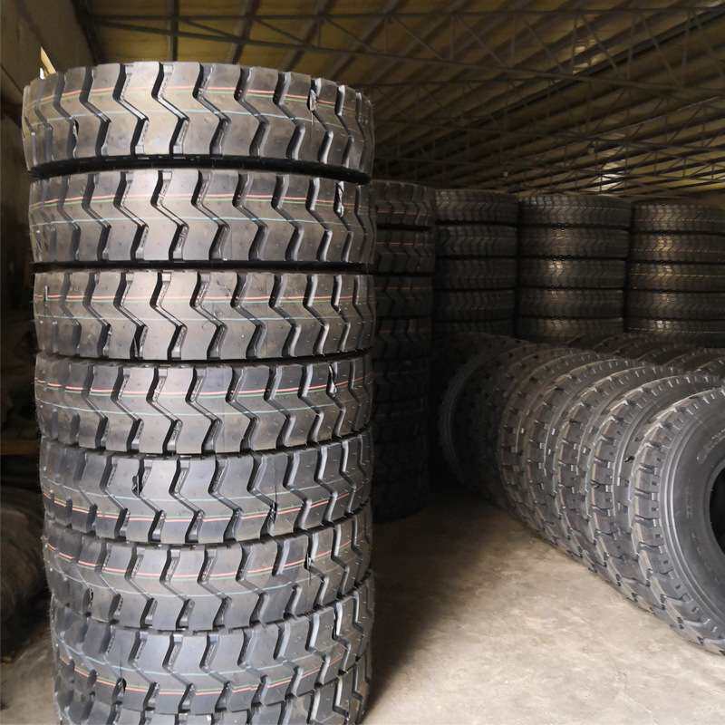 厂家 8.25r20轮胎 加厚耐磨钢丝轮胎货车客车 轻卡轮胎直销