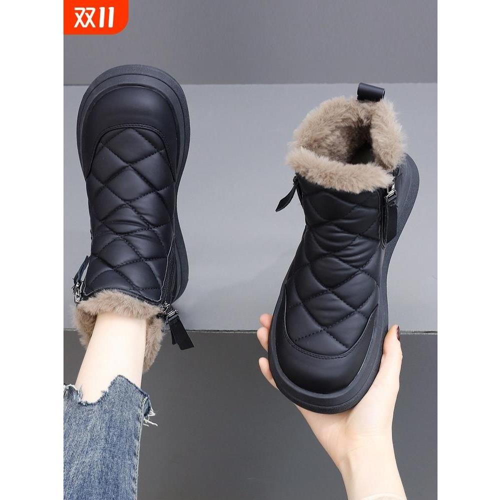 皮质平底雪地靴女2025新款冬季加绒防滑短靴东北大棉加厚保暖棉靴