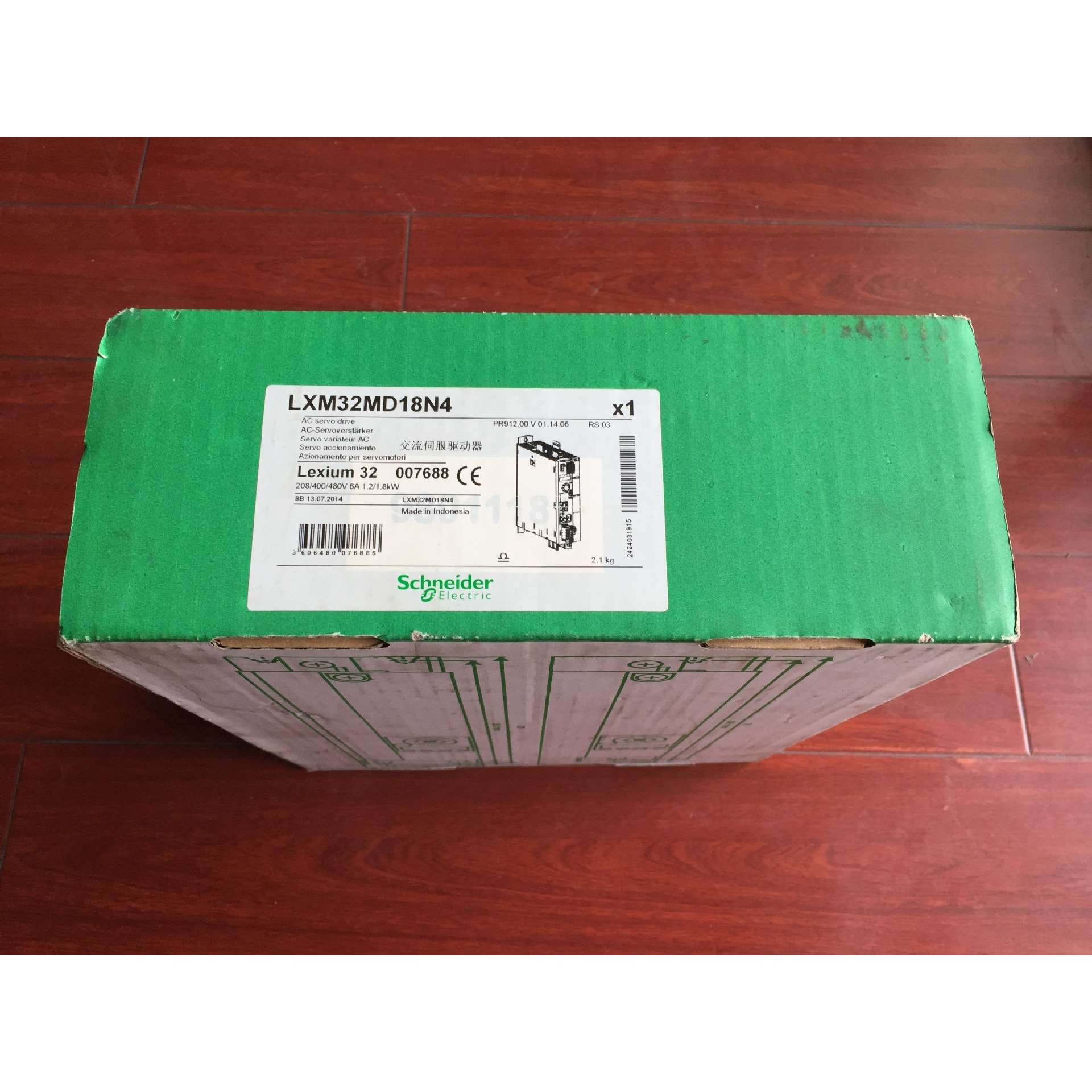 伺服LXM32AD72N4驱动器72A RMS峰值电流3相480V