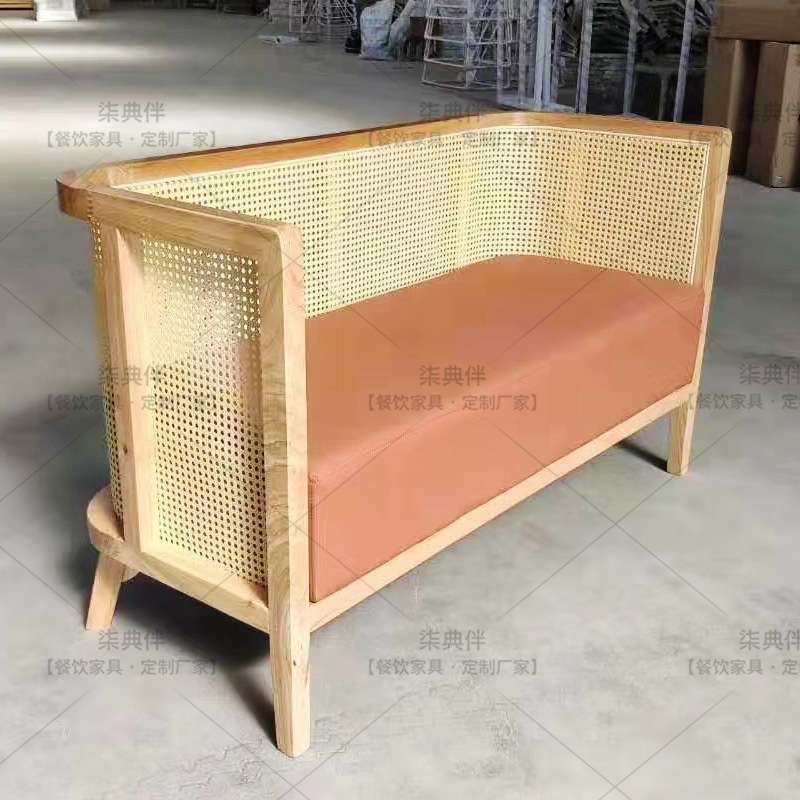 主题餐厅饭店火锅桌椅组合商用实木藤编东南亚餐饮店卡座沙发单椅