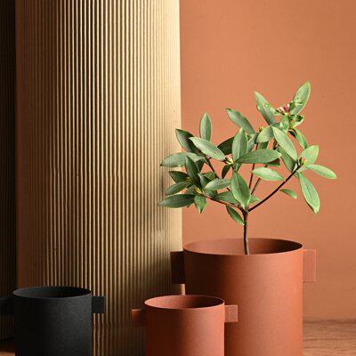 装饰花进口橘红色花盆器圆柱简约黑色花桶样板房形金属摆件北欧风