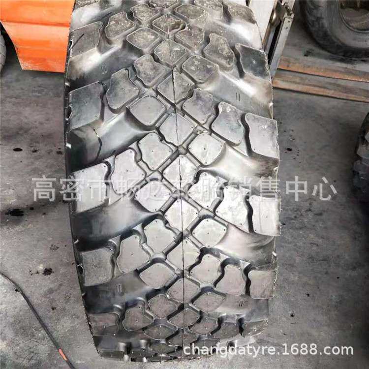 销售1200X500-508 E-2L越野花纹炮车轮胎 1200*500-508