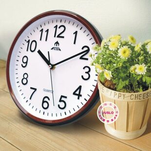 挂钟寸 时尚10仿木纹创意时钟销热简约富达挂钟客厅静音包邮