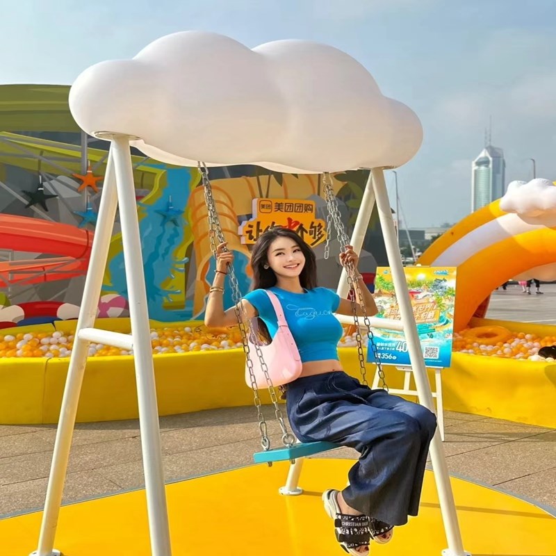 网红发光云朵秋千户外不锈钢吊椅大型园林景N观不锈钢雕塑摆件定