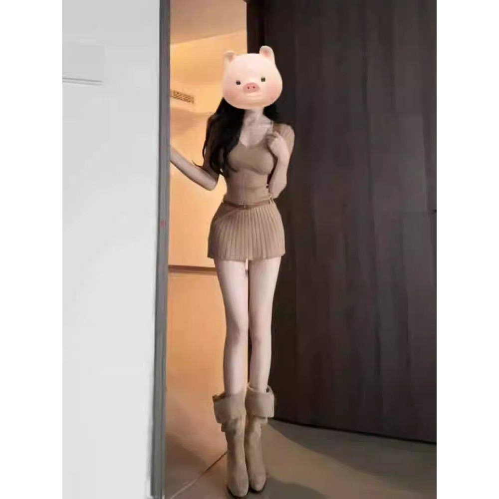 白水女 古早美女感 坑条V领针织连衣裙女初秋韩系氛围感收腰裙子