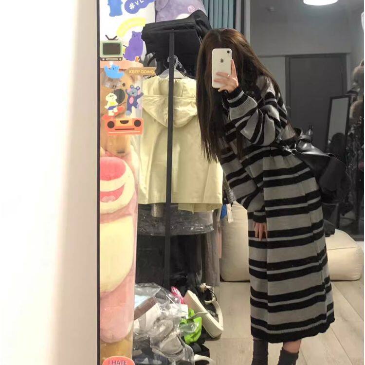 慵懒风条纹毛衣针织连衣裙宽松中长款秋冬新款打底内搭过膝长裙子