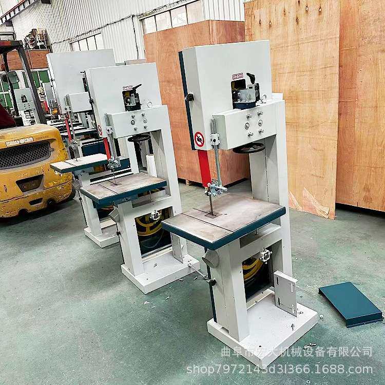 固定台面可倾斜角度切割锯 立式木工带锯机 推台台面尺寸可加工