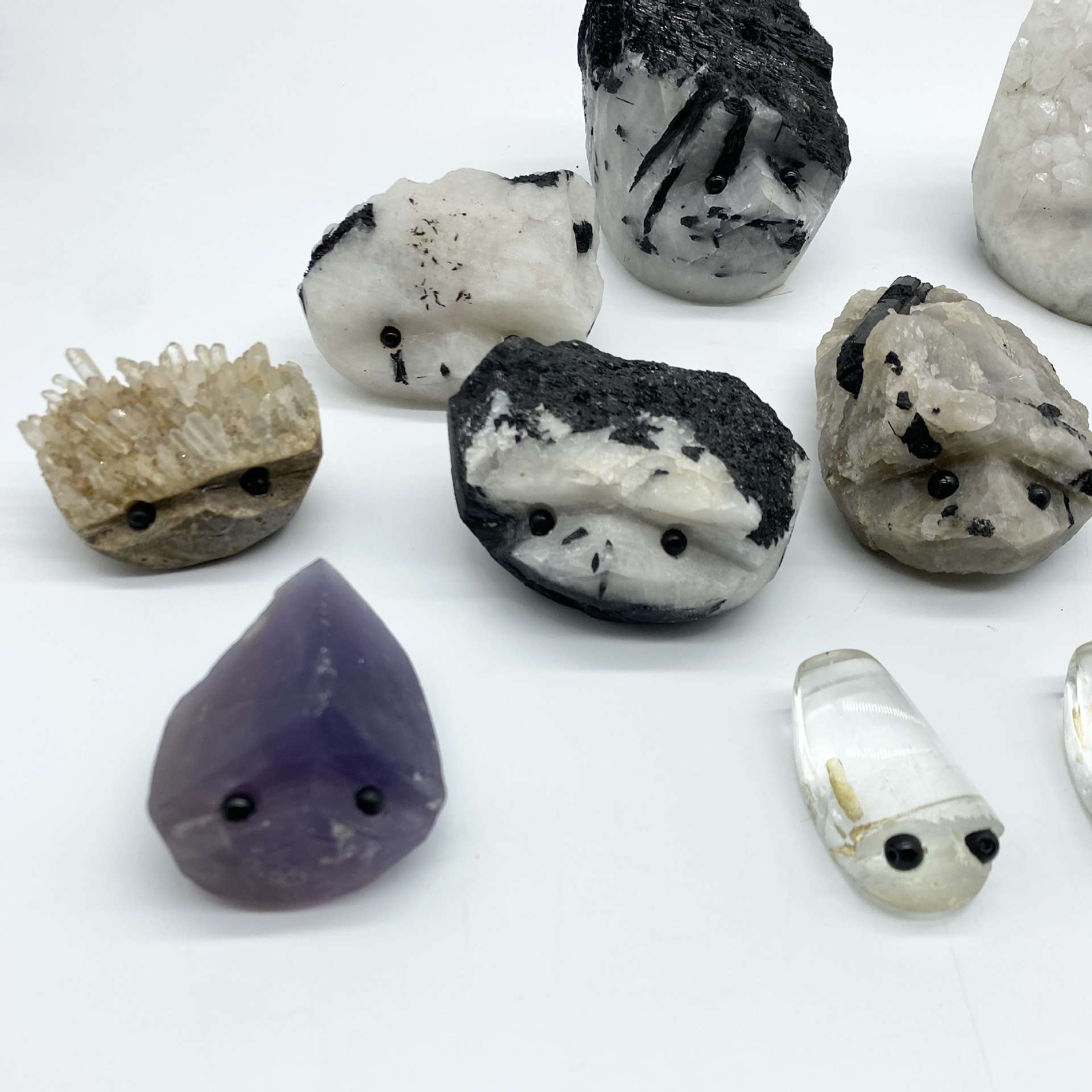 雕刻工艺品摆件  黑发晶水晶石小刺猬  精雕拉毛磨砂刺猬厂家直销