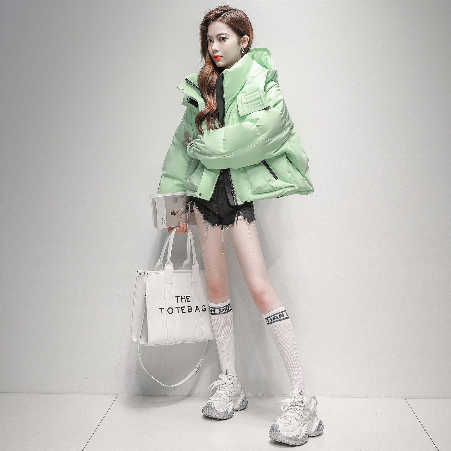 大牌品质时尚百搭短款羽绒服2025