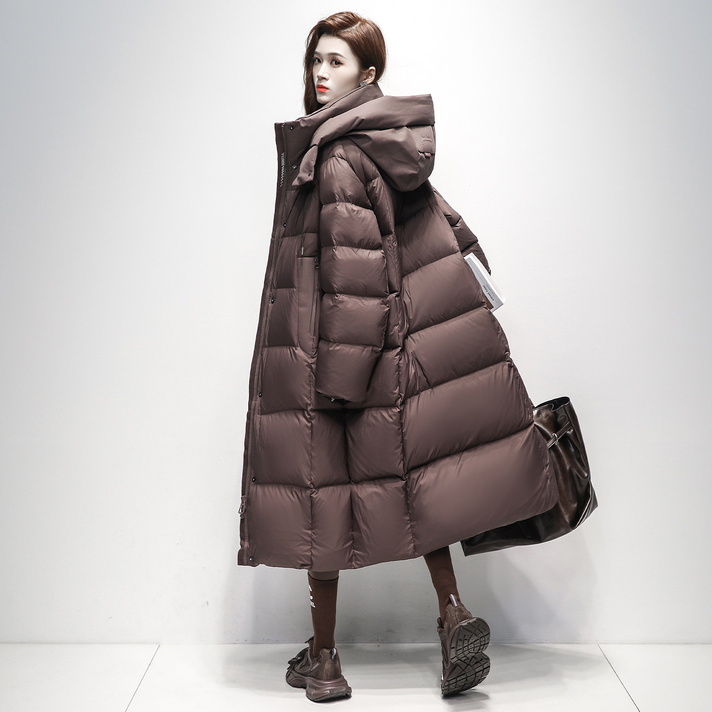 保暖漂亮羽绒服女长款2025冬季新款今年流行爆款时尚加厚鸭绒外套