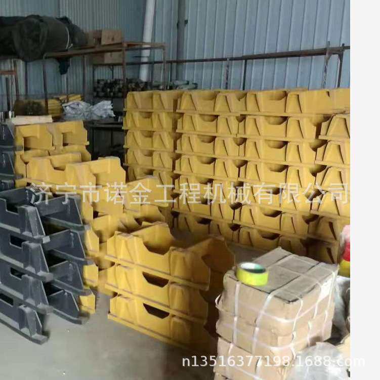 挖掘机底盘件三一235链条支重轮履带总成拖带轮