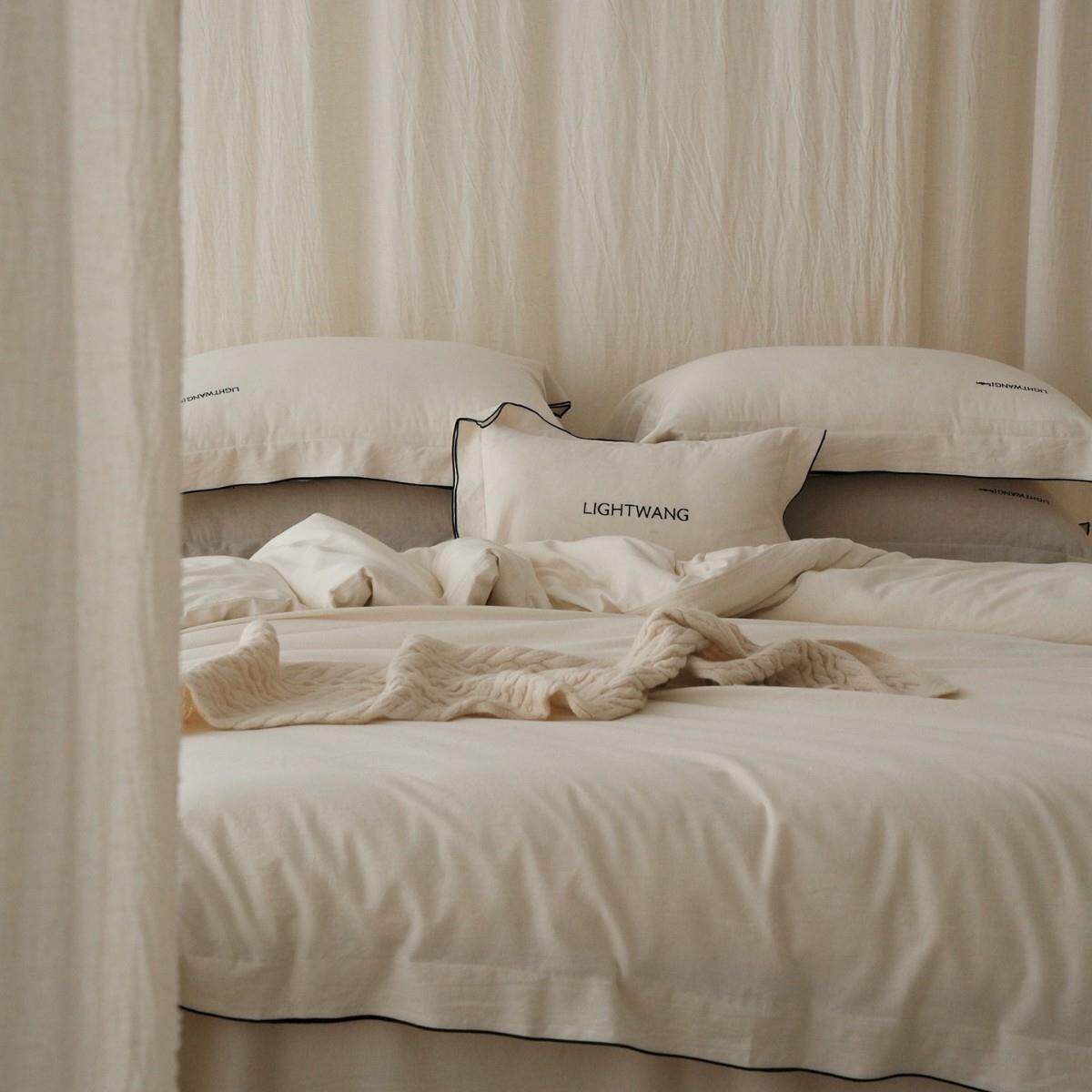 斯堪的纳维亚现代风格中小型双面棉麻四件套高档绣花字母和透气秋