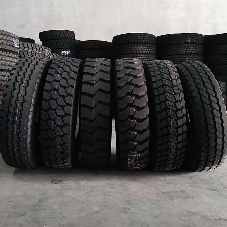 1200R20货车轻卡车全钢丝矿山三线载重工程机械耐磨轮胎