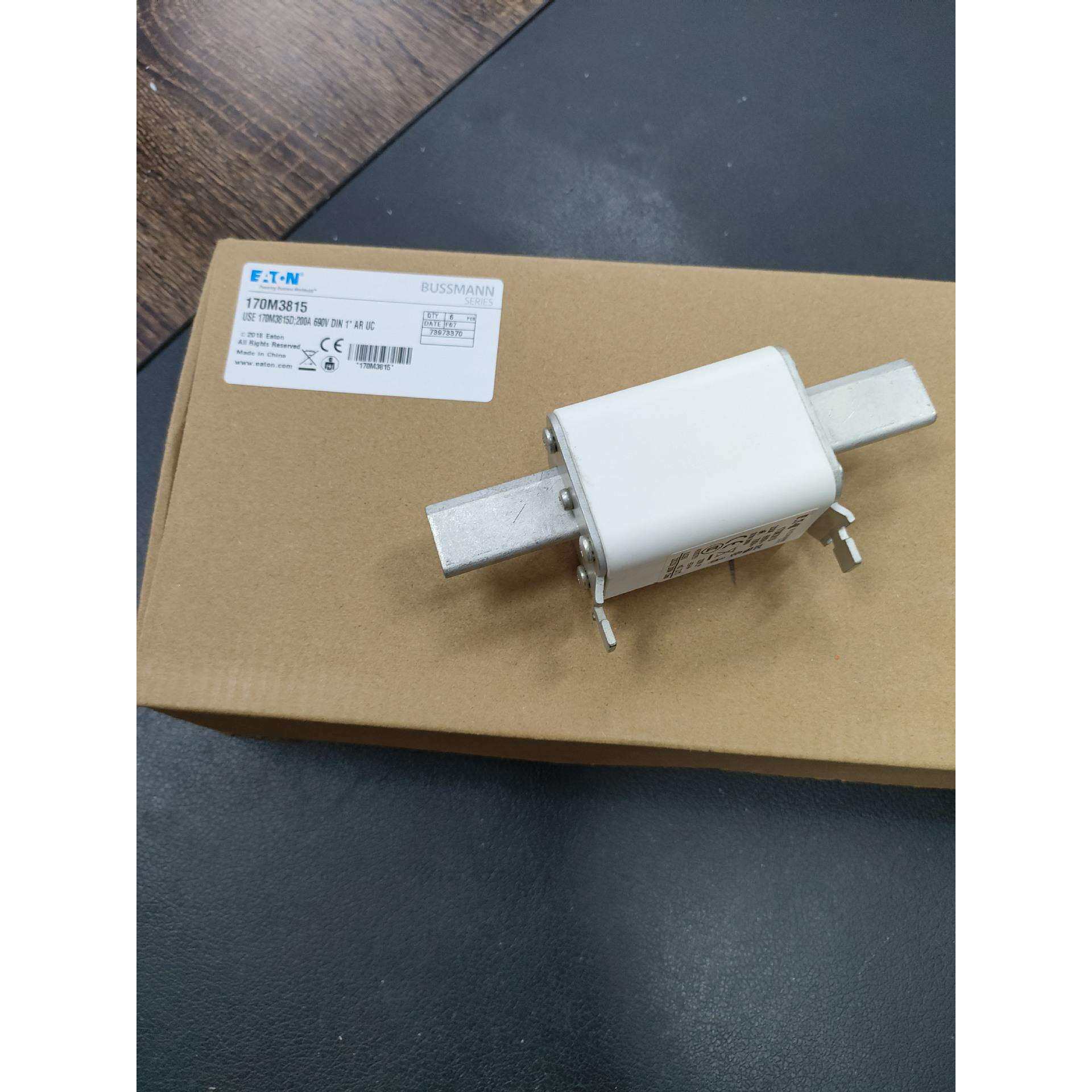 170M3815快速熔断器 690V 200A 巴斯曼BUSSMANN快速熔断器