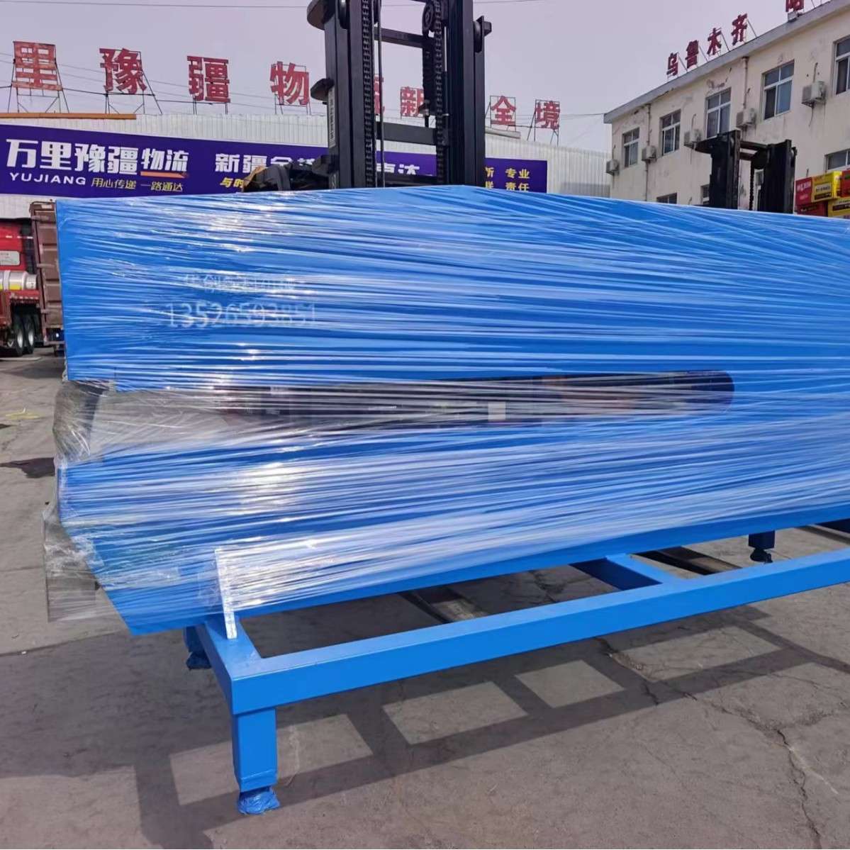 自动送钉标牌铆钉机方牌圆牌滑槽扣钉机台式交通标牌自冲铆接机