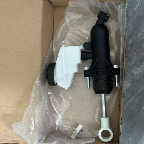 适用沃尔沃离合器总泵 20835246,205535588,20553587,KG28019.4.2