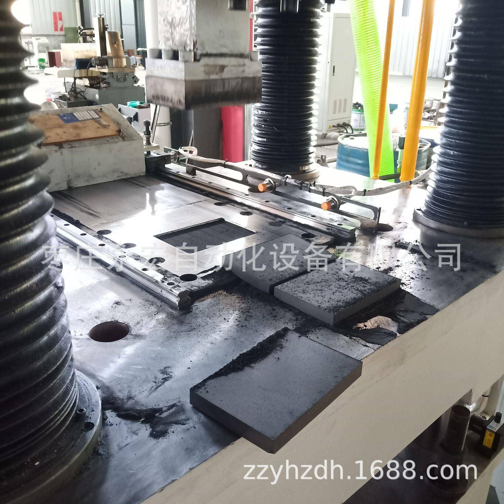 800吨压力机刚玉粉末成型液压机氧化铝陶瓷衬板石墨匣钵油压500T