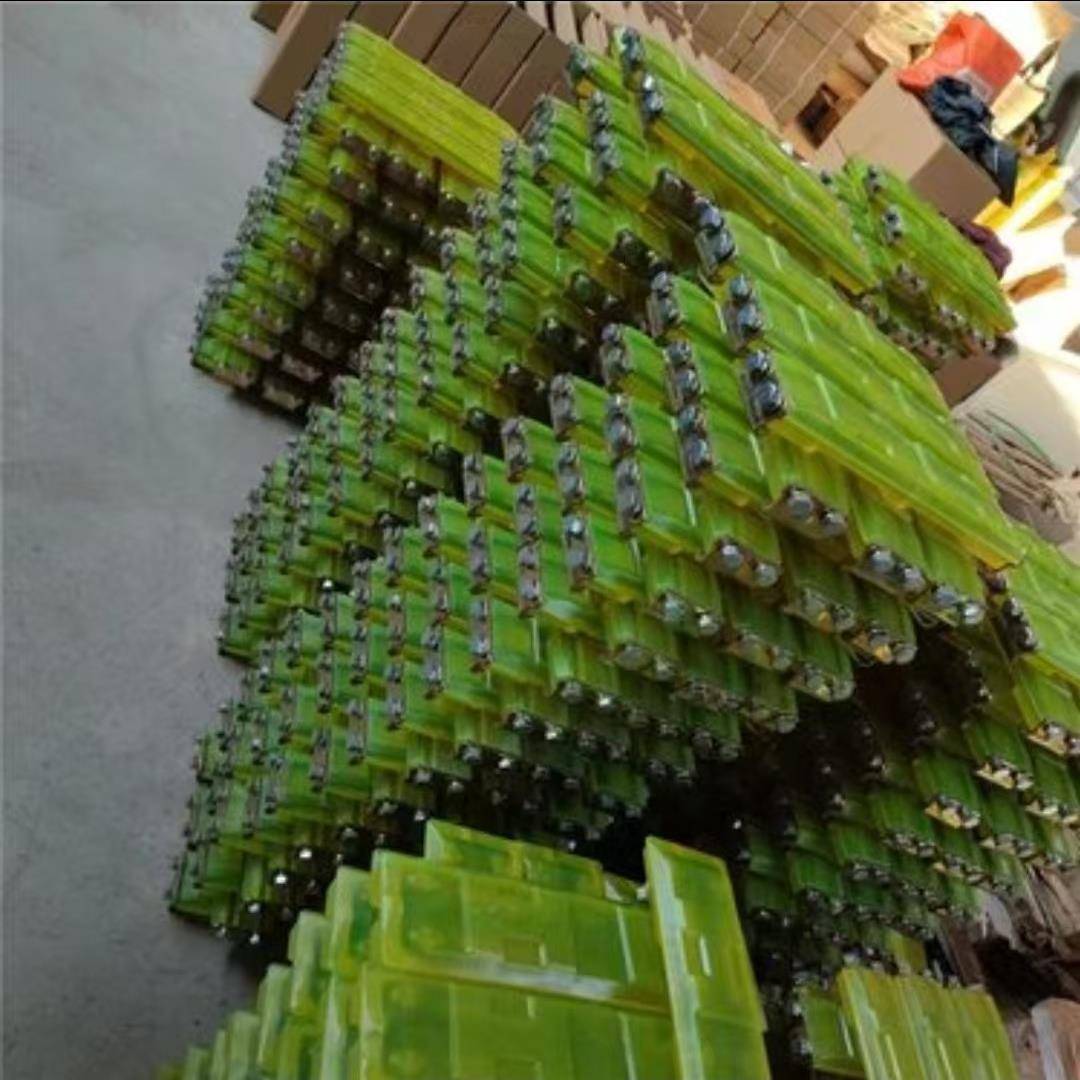 SY135C挖掘机橡胶履带板铁链板保护装置 500mm宽卡扣安装