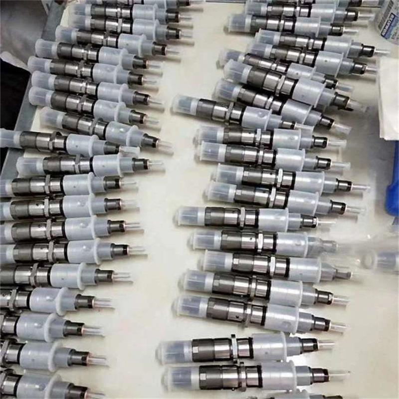 6156-11-3300喷油器3095773 095000-1211095000-0809电装喷油嘴