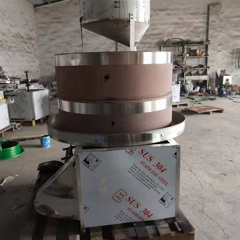 大型不锈钢盘电动石磨p香油机芝麻花生酱红石青白石商用磨酱机定