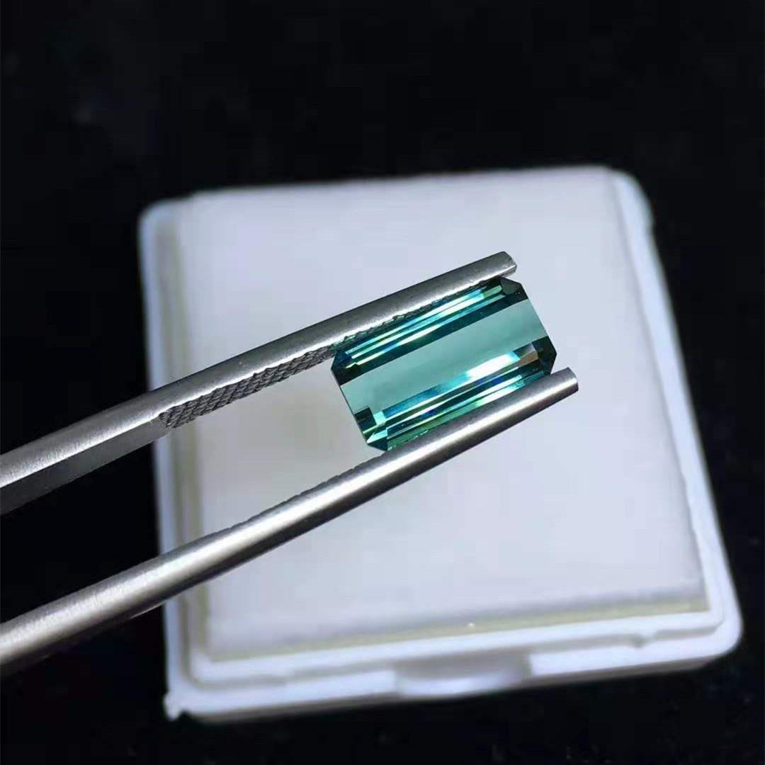 时尚新款彩色宝石镶嵌首饰定方形切割2.8ct天然绿碧玺裸石戒面