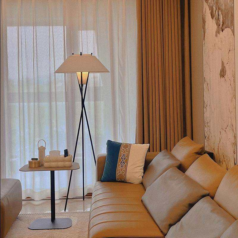 意大利设计师三角落地灯客厅诧寂风样板间卧室钢琴落地灯