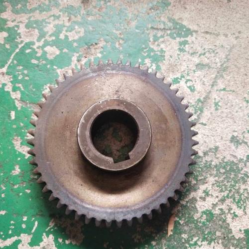 上海台重龙门铣动力头齿轮Z52内孔35键槽12 /M2.5   机床配件