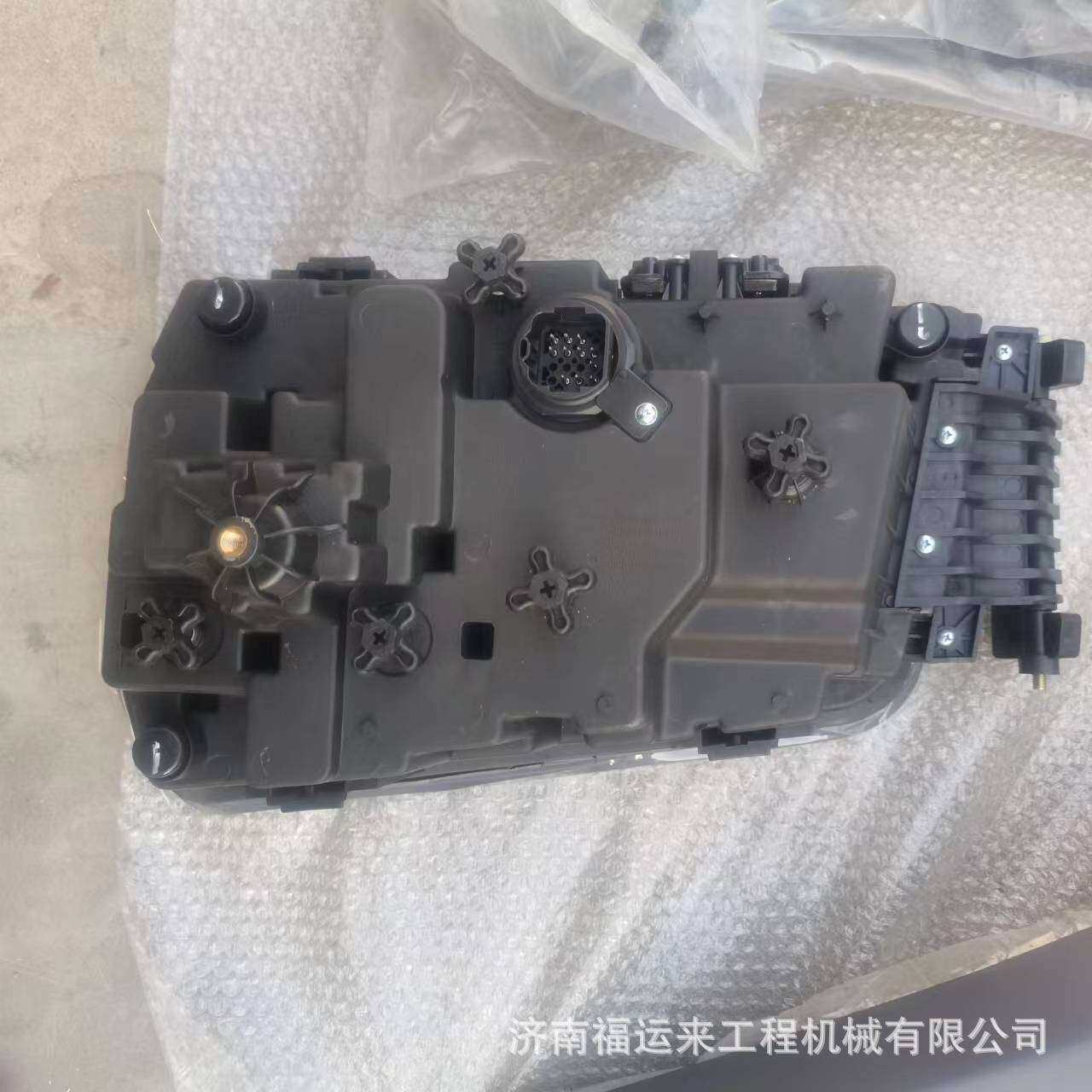 适用陕汽德龙X3000新M3000S前大灯总成LED改装超亮大灯带流水转向