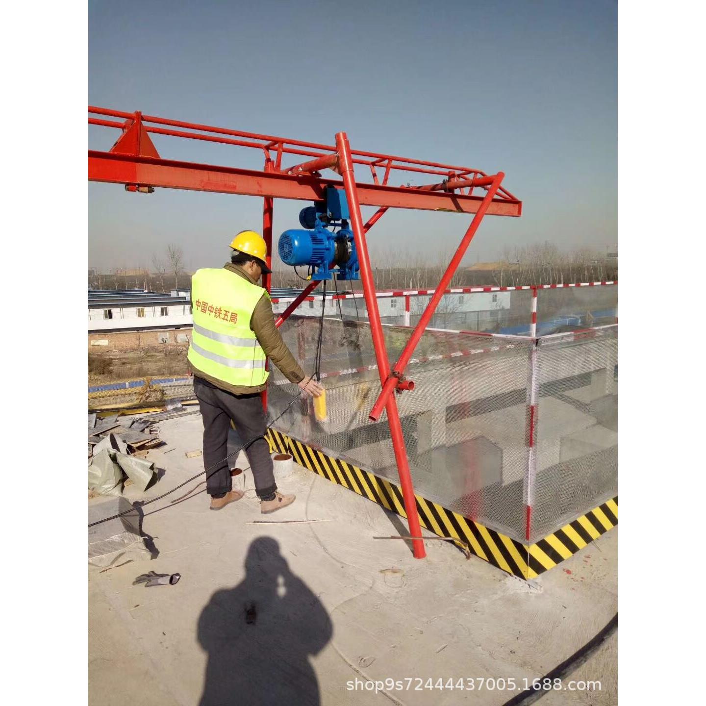 建筑用全自动直滑式小型吊运机楼房四柱吊机建筑起重机生产加工