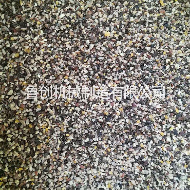 江苏兴化黑胡椒破碎机 打胡椒碎设备 黑胡椒脱皮机
