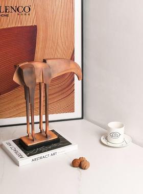 创意极简复古风抽象木马摆件办公室书柜展厅桌面新奇特装饰工艺品