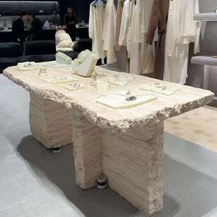 意式极简服装店天然洞石岛台餐桌设计师创意个性大理石茶台咖啡桌