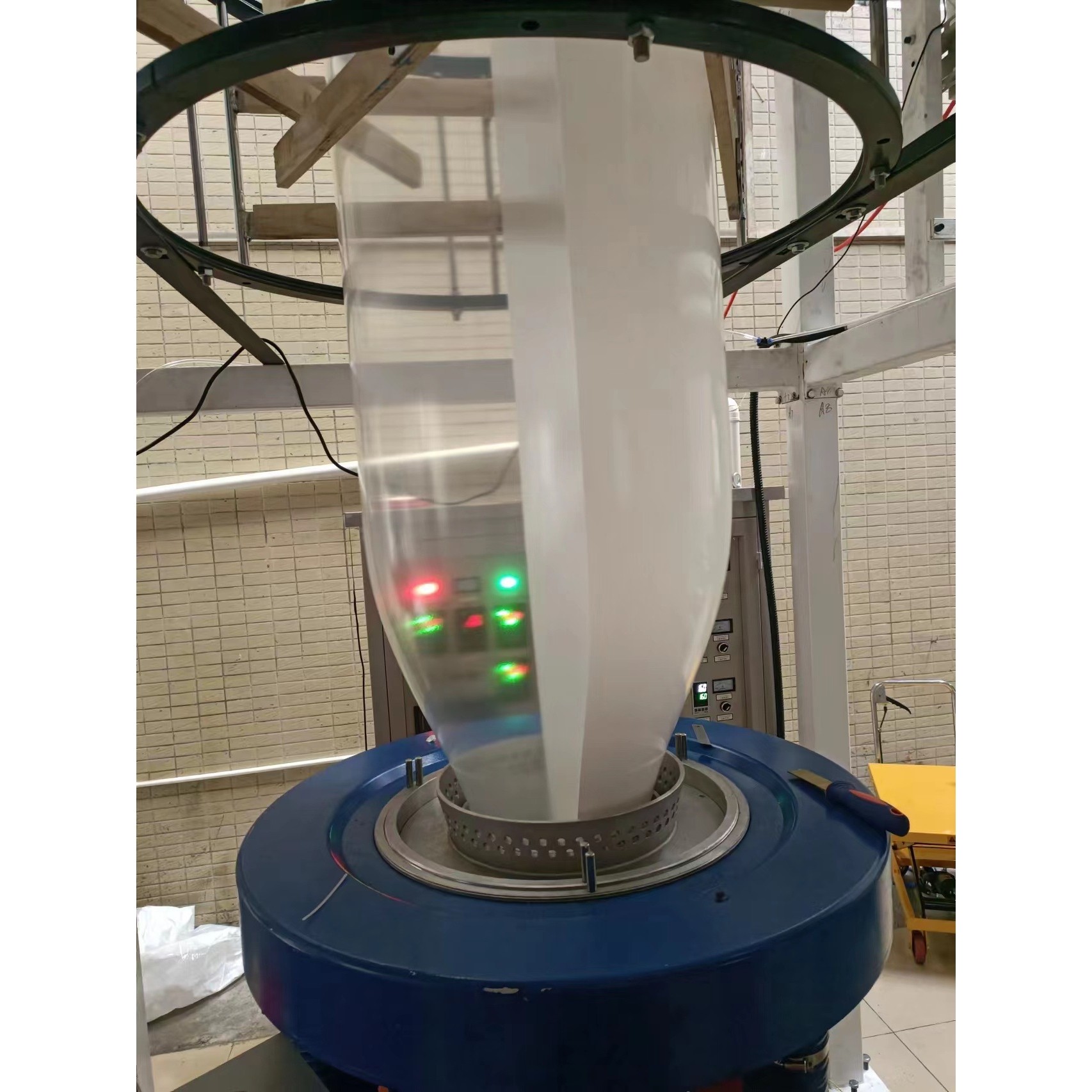 阴阳膜吹膜机，两层共挤吹膜机，拉链袋吹膜机，,搬运/仓储/物流设备,登车桥,淘宝优惠券,粉丝福利购,淘宝优惠卷