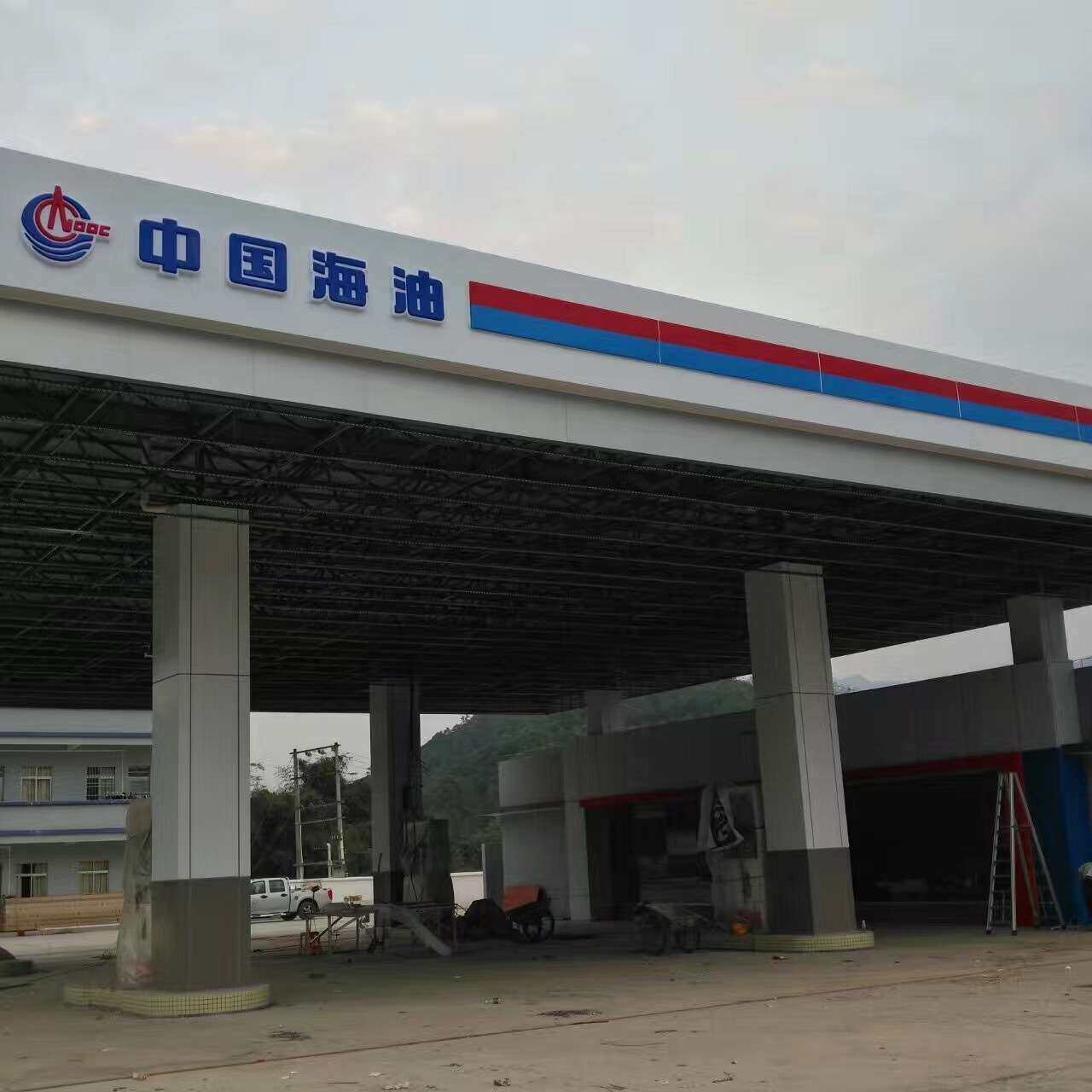 中国海油加油站顶棚吊顶材料300宽长条形铝扣板天花