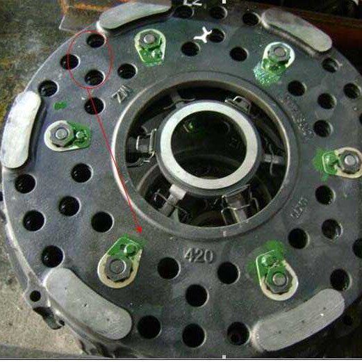 重汽豪沃离合器压盘及盖总成(Φ420加强型)BZ9114160013