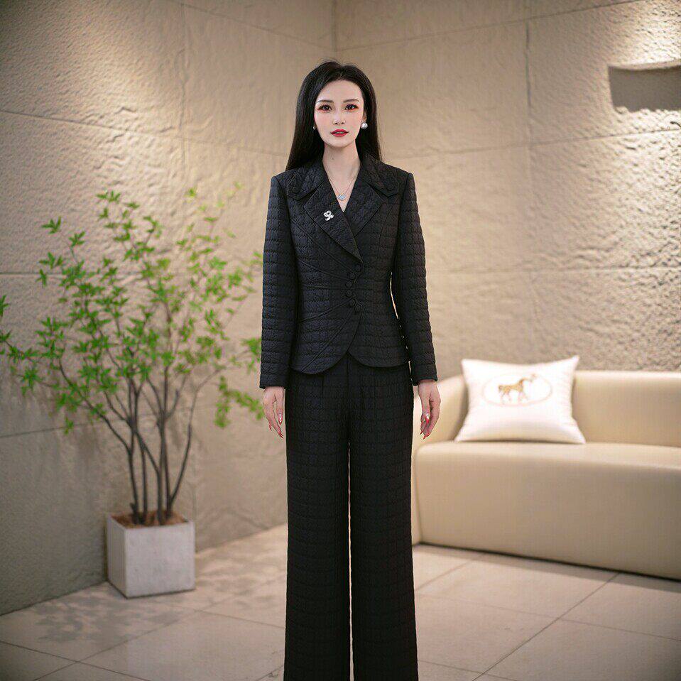 时尚夹棉西服套装上衣裤子棉服棉衣两件套显瘦2026年秋季妈妈女装